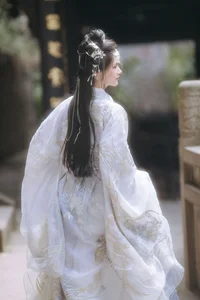 YiTuYu Art Language Vol.7258: Featuring the Elegant and Artistic Portraiture of Model Xin Yu - image 12