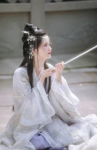YiTuYu Art Language Vol.7258: Featuring the Elegant and Artistic Portraiture of Model Xin Yu - image 9