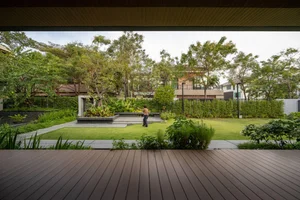Modern Multi-Generational Home Design: Three Separate Blocks Around a Central Courtyard - image 26