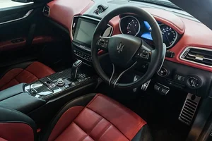 Maserati Ghibli Value Drop: Rare Luxury Sedan in Vietnam Loses 5 Billion VND in Five Years - image 2