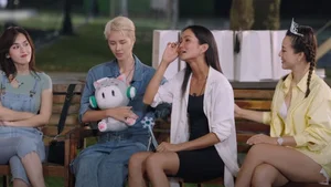 Sister Who Makes Waves Vietnam: H'Hen Nie Tears and My Linh Controversy - image 0