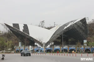 Tuan Chau Dolphin Performance Stage Devastated by Typhoon Yagi - image 7