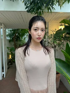 Natsuki Abe: The Rising Japanese Fashion Icon Captivating Global Audiences - image 22