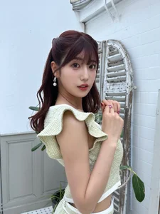 Natsuki Abe: The Rising Japanese Fashion Icon Captivating Global Audiences - image 10