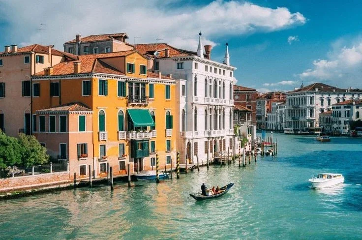 Venice: The Ancient Maritime Power Built Across 118 Islands