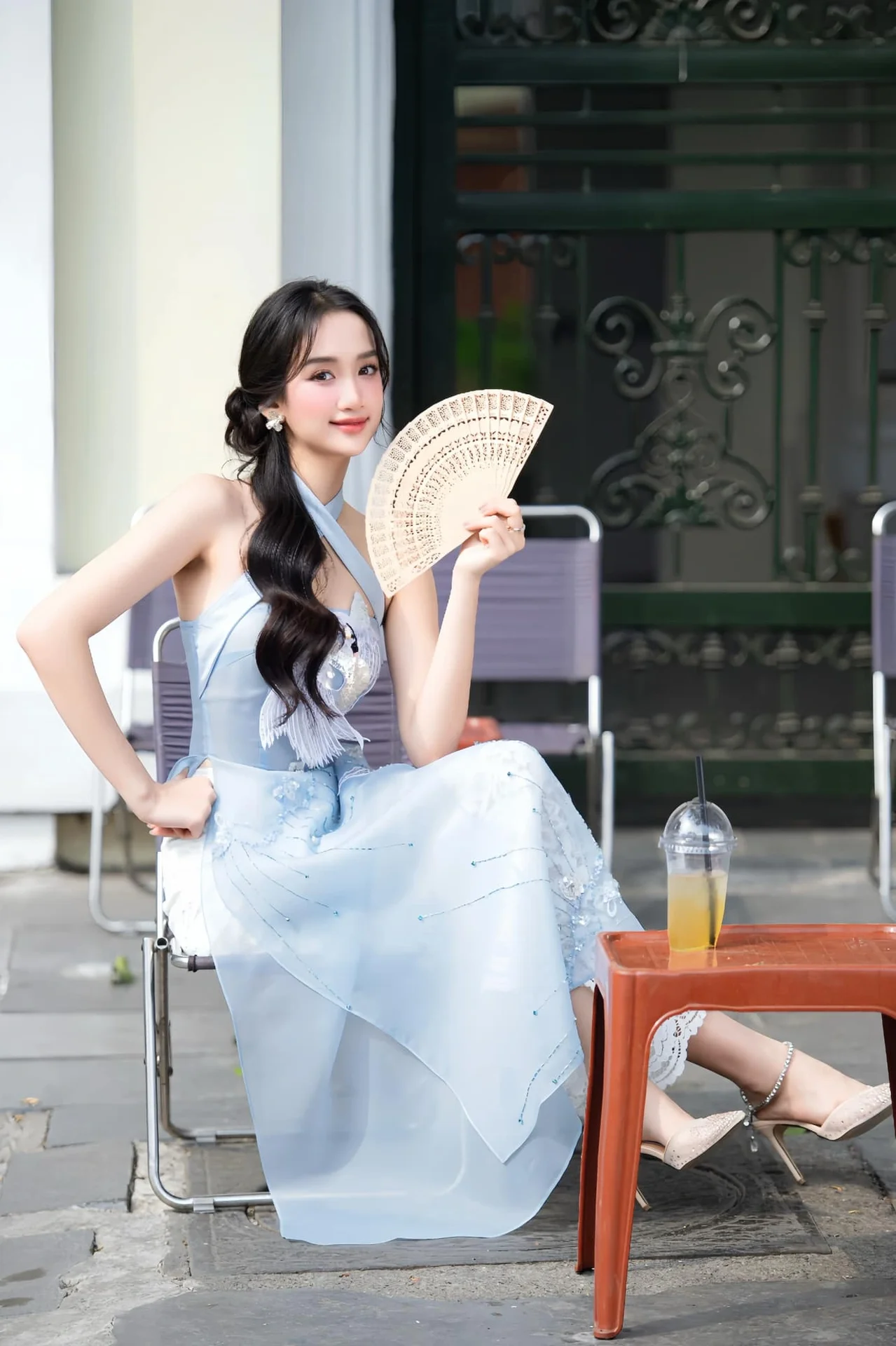 Miss Duong Tra Giang Shares Traditional Tet Cooking Moments with Her Mother