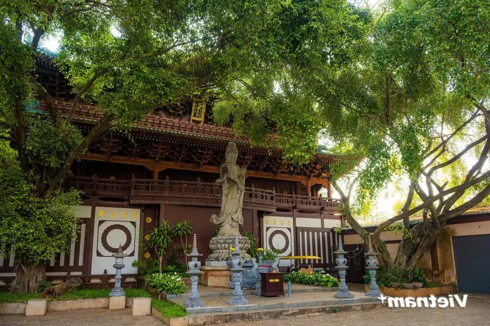 Discover the Stunning Japanese-Style Temple Nestled in Gia Lai Mountain Town
