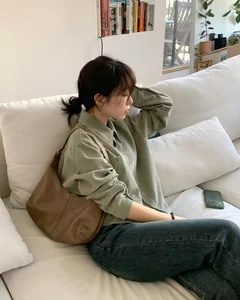 5 Essential Neutral Fashion Pieces for an Elegant Wardrobe - image 4