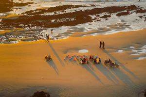 Chasing Golden Hours: A Travel Guide to Vung Tau Sunsets - image 0