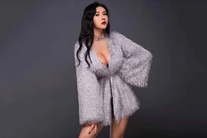 Inner Mongolia’s Famous 'Office Goddess' Stuns Fans with Incredible Fitness Transformation and Curvy Silhouette - image 3