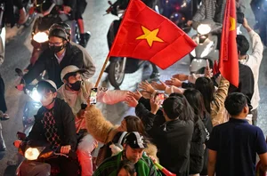 Breathtaking Moments from the Street Celebrations for the Championship - image 0
