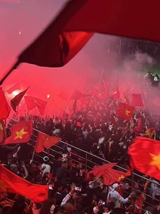 Breathtaking Moments from the Street Celebrations for the Championship - image 2