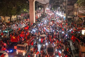 Breathtaking Moments from the Street Celebrations for the Championship - image 3
