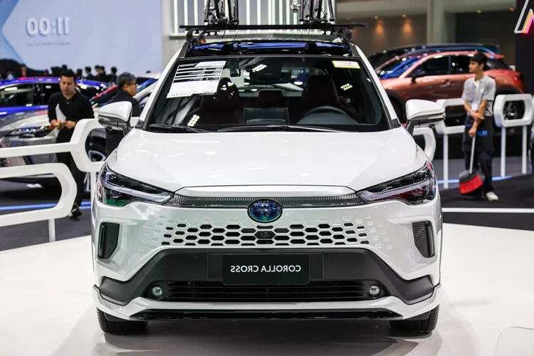 Toyota Corolla Cross GR Sport 2025 Debuts with Sporty Upgrades