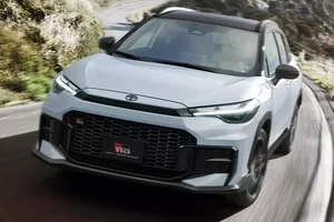 Toyota Corolla Cross GR Sport 2025 Debuts with Sporty Upgrades - image 12