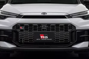 Toyota Corolla Cross GR Sport 2025 Debuts with Sporty Upgrades - image 10