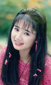 The Timeless Beauty of People's Artist Thu Hà: From 'Calendar Queen' to Modern Icon - image 7