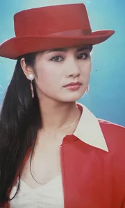 The Timeless Beauty of People's Artist Thu Hà: From 'Calendar Queen' to Modern Icon - image 2