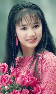 The Timeless Beauty of People's Artist Thu Hà: From 'Calendar Queen' to Modern Icon - image 4