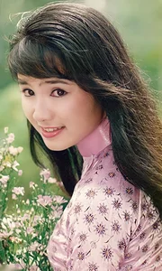 The Timeless Beauty of People's Artist Thu Hà: From 'Calendar Queen' to Modern Icon - image 6