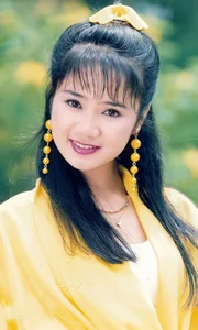 The Timeless Beauty of People's Artist Thu Hà: From 'Calendar Queen' to Modern Icon - image 5