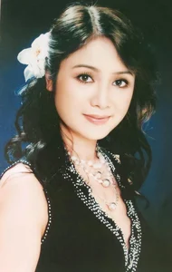 The Timeless Beauty of People's Artist Thu Hà: From 'Calendar Queen' to Modern Icon - image 8
