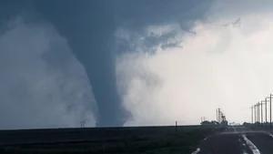 Terrifying Tornado Facts: Understanding Nature's Most Violent Storms and Their Destructive Power - image 3