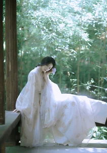 YiTuYu Art Language Vol.9966: Creative Portrait Photography Featuring Yue Yue - image 3