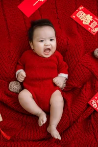 MC Hanh Phuc Shares Heartwarming Lunar New Year Moments with His Family - image 2
