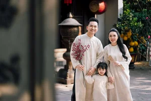 MC Hanh Phuc Shares Heartwarming Lunar New Year Moments with His Family - image 4