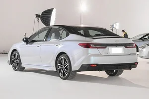 2026 Toyota Camry Hybrid: New Affordable Trim for Budget-Conscious Drivers - image 12