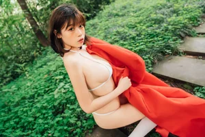 Modern Fairy Tale: A Creative Little Red Riding Hood Cosplay - image 21