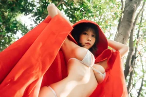 Modern Fairy Tale: A Creative Little Red Riding Hood Cosplay - image 12
