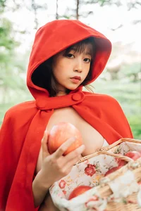 Modern Fairy Tale: A Creative Little Red Riding Hood Cosplay - image 28
