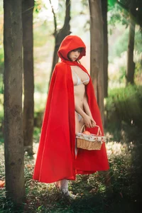 Modern Fairy Tale: A Creative Little Red Riding Hood Cosplay - image 22