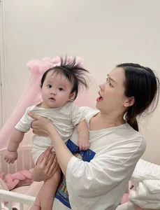 Hottest Korean-Vietnamese Mixed Twins in Vbiz 2024 - image 4