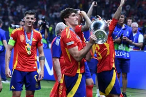 Victory Moment: Spanish Players Lift the Euro 2024 Championship Trophy - image 1