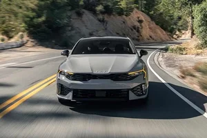 2027 Kia K5 Reveals Advanced Hybrid Engine and High-Tech Upgrades - image 0