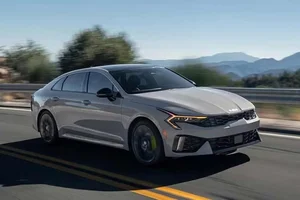 2027 Kia K5 Reveals Advanced Hybrid Engine and High-Tech Upgrades - image 4