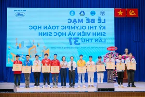 Four Outstanding Valedictorians Win Double First Prizes at National Student Mathematics Olympiad - image 0