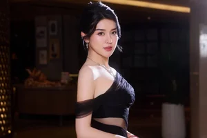 Runner-Up Huyen My: Elegant and Luxurious Photo Collection - image 9