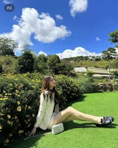 Cao Bang's 'Teacher Beauty Queen' Showcases Billion-VND Shoe Collection - image 0