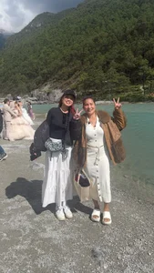 Vietnamese Celebrity Updates: Miss Thien An Drama and Actor Ly Hung’s Mother Revealed - image 41