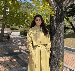 Honey Lee Fashion Guide: Youthful and Elegant Style Inspiration for Women Over 40 - image 5