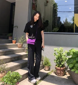 Honey Lee Fashion Guide: Youthful and Elegant Style Inspiration for Women Over 40 - image 8