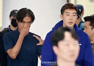 Park Hang Seo and Hong Myung-bo Return Home Amidst Fan Backlash - image 1