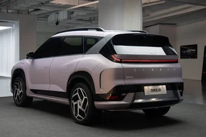 Hyundai's Affordable EV Revolution: New SUV with 700km Range - image 1