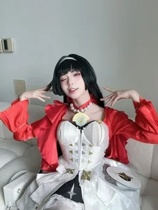 Streamer Remind Shocks Fans with Unbelievable Cosplay Transformation - image 8