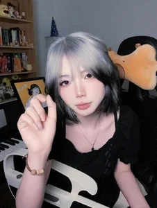 Streamer Remind Shocks Fans with Unbelievable Cosplay Transformation - image 4
