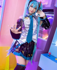 Azure Channn Hatsune Miku Bikini Cosplay Photo Gallery - image 15